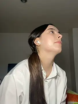 Snapshot of swrennn19 chatting on September 2025 10:35:01 PM swrennn19 online show from September 2025 10:35:01 PM