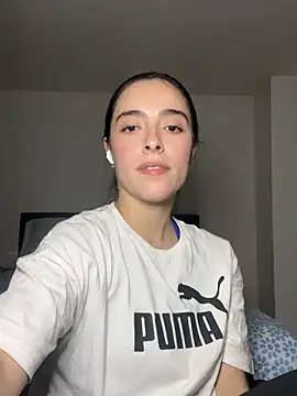 Snapshot of swrennn19 chatting on October 2025 12:52:02 AM swrennn19 online show from October 2025 12:52:02 AM