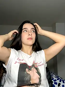 Snapshot of swrennn19 chatting on October 2025 10:40:01 PM swrennn19 online show from October 2025 10:40:01 PM