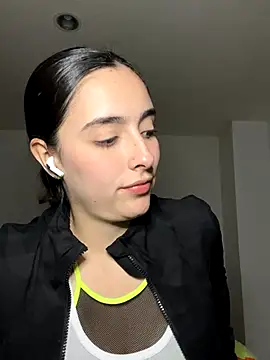 Snapshot of swrennn19 chatting on October 2025 12:55:01 AM swrennn19 online show from October 2025 12:55:01 AM