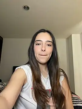 Snapshot of swrennn19 chatting on October 2025 03:51:02 PM swrennn19 online show from October 2025 03:51:02 PM