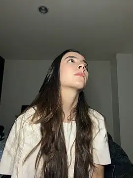 Snapshot of swrennn19 chatting on November 2025 12:43:01 AM swrennn19 online show from November 2025 12:43:01 AM