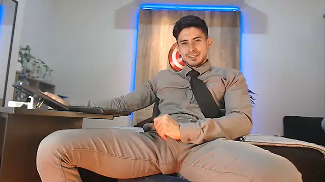 Andrew 4  online show from November 2025 03:27:01 AM