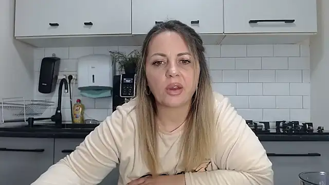 erikaerika online show from December 2024 09:46:01 AM