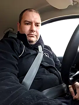 Andrew1900529 online show from December 2024 01:44:01 PM