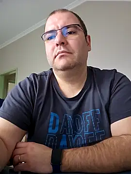 Andrew1900529 online show from December 2024 07:47:02 AM