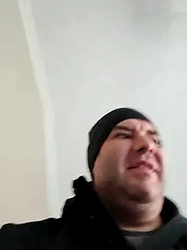 Andrew1900529 online show from February 2025 01:51:02 PM