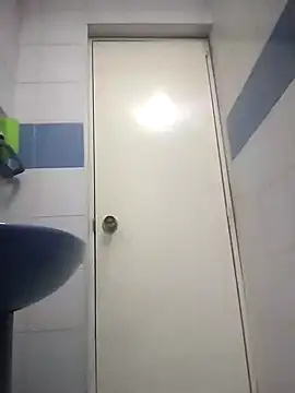 LUNAdeMARTE online show from February 2025 10:07:02 PM