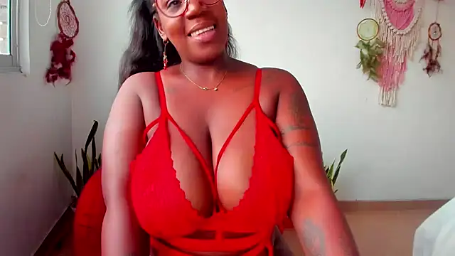 Adrilovechocolate online show from December 2024 09:46:01 PM