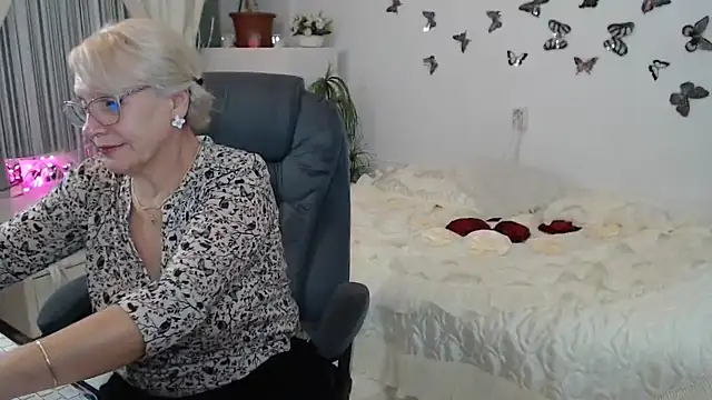 Snapshot of Ghertrude52 chatting on October 2025 03:35:01 AM Ghertrude52 online show from October 2025 03:35:01 AM