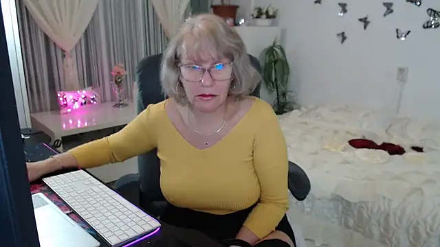 Snapshot of Ghertrude52 chatting on October 2025 03:07:01 AM Ghertrude52 online show from October 2025 03:07:01 AM