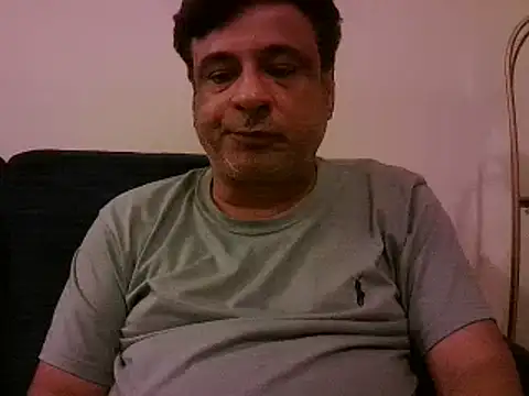 Snapshot of desipapaxxx chatting on February 2025 06:47:02 PM desipapaxxx online show from February 2025 06:47:02 PM