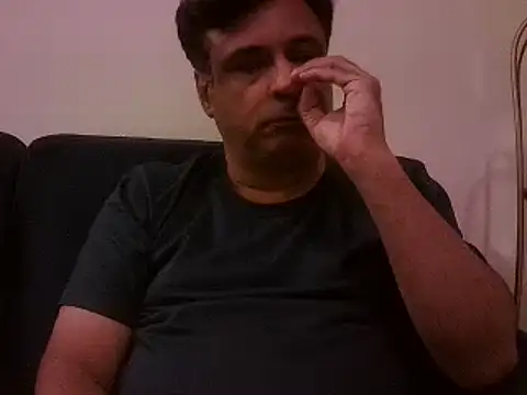 Snapshot of desipapaxxx chatting on February 2025 03:03:01 PM desipapaxxx online show from February 2025 03:03:01 PM