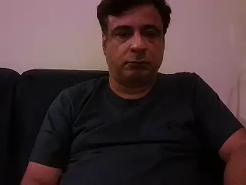 Snapshot of desipapaxxx chatting on February 2025 06:27:02 PM desipapaxxx online show from February 2025 06:27:02 PM