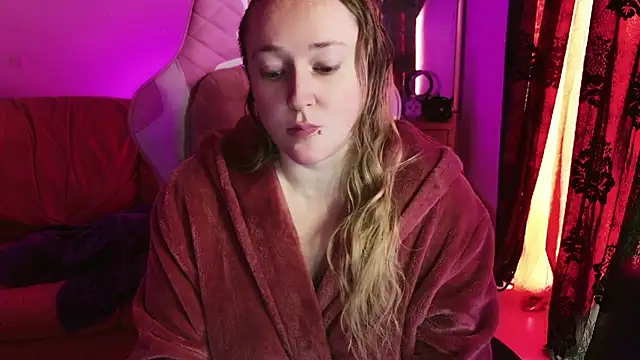 Snapshot of kisicaxx chatting on January 2025 09:45:01 AM kisicaxx online show from January 2025 09:45:01 AM