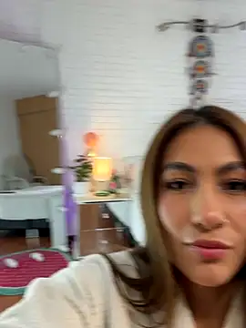 Snapshot of hollythomson chatting on October 2025 05:55:02 PM hollythomson online show from October 2025 05:55:02 PM