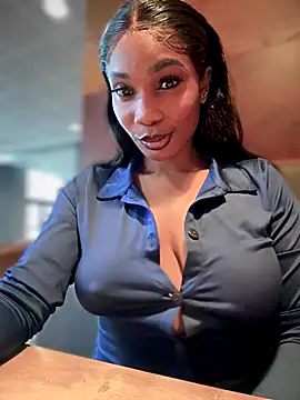 Snapshot of __Nessa__ chatting on October 2025 11:40:02 AM Nessa online show from October 2025 11:40:02 AM