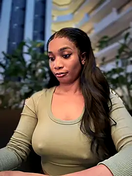 Snapshot of __Nessa__ chatting on November 2025 12:37:01 PM Nessa online show from November 2025 12:37:01 PM