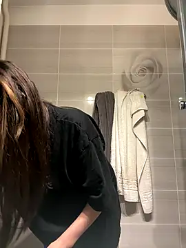 Snapshot of IrisBlues chatting on November 2025 05:25:02 PM IrisBlues online show from November 2025 05:25:02 PM