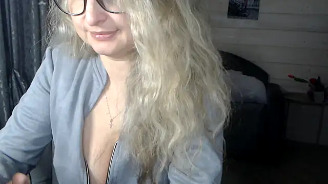 RubiLakros online show from November 2025 12:17:01 PM