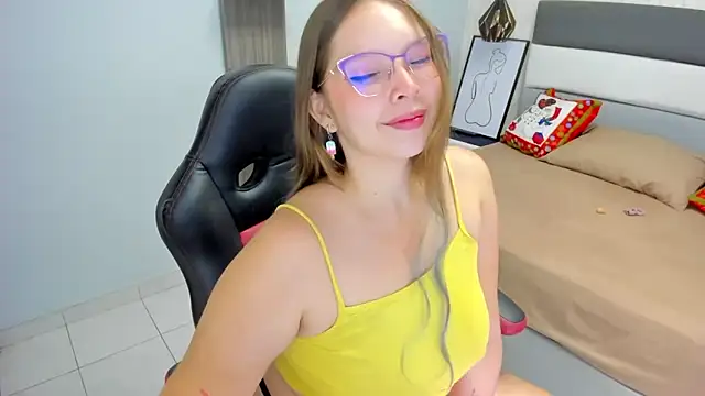 LEYNABRAUN online show from January 2025 12:52:02 PM