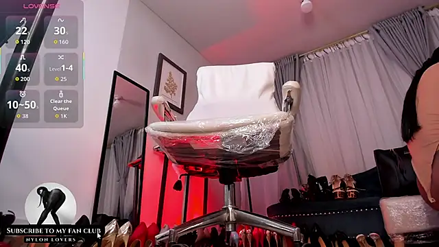 Snapshot of Ashley_leon_ chatting on October 2025 02:14:02 PM Ashley leon online show from October 2025 02:14:02 PM