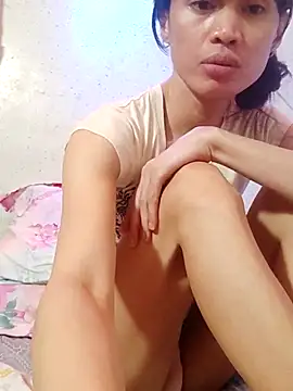 Snapshot of QueenSoreal chatting on December 2024 09:09:02 PM QueenSoreal online show from December 2024 09:09:02 PM