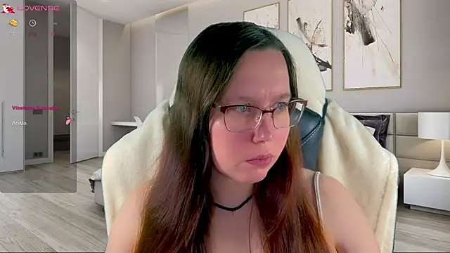 Snapshot of Victoria_Romans chatting on November 2025 06:21:01 PM Victoria Romans online show from November 2025 06:21:01 PM