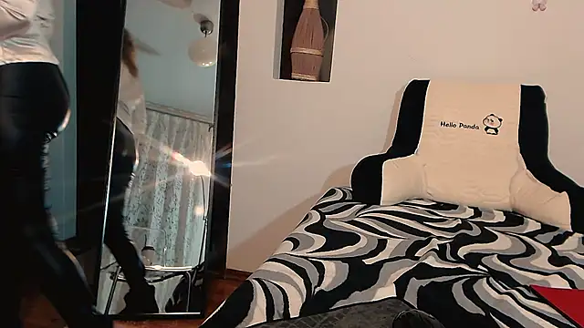 elacoquette online show from October 2025 12:51:01 AM