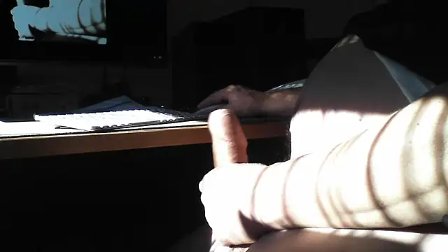 Snapshot of Patzi1 chatting on December 2024 11:28:01 AM Patzi1 online show from December 2024 11:28:01 AM