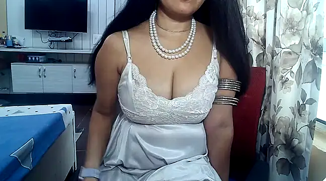 Snapshot of yourradhika chatting on December 2024 06:34:01 AM yourradhika online show from December 2024 06:34:01 AM