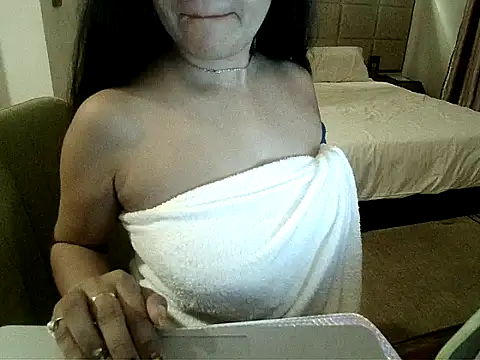 Snapshot of yourradhika chatting on January 2025 03:01:02 PM yourradhika online show from January 2025 03:01:02 PM