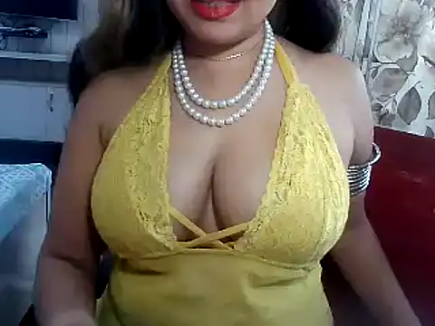 Snapshot of yourradhika chatting on March 2025 06:52:02 AM yourradhika online show from March 2025 06:52:02 AM