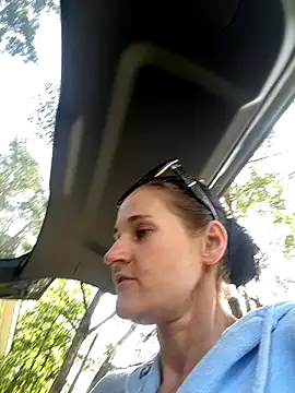 lolabunny9 online show from October 2025 03:32:02 PM