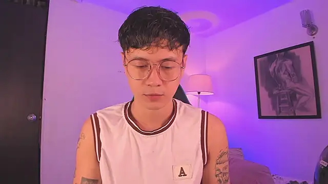 Snapshot of LeaneSeb chatting on October 2025 03:35:01 AM LeaneSeb online show from October 2025 03:35:01 AM