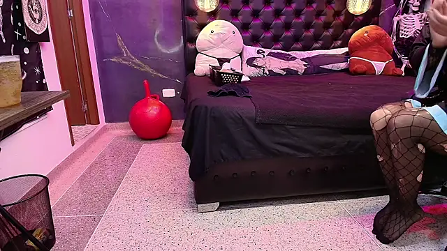 Snapshot of AlexHoe_ chatting on February 2025 06:56:01 PM AlexHoe online show from February 2025 06:56:01 PM