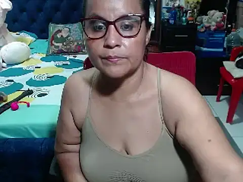 pervert mommy  online show from December 2024 04:25:02 PM