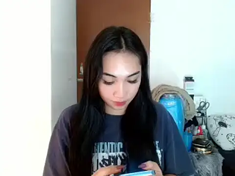 SweetLilly 18 online show from December 2024 03:21:01 PM