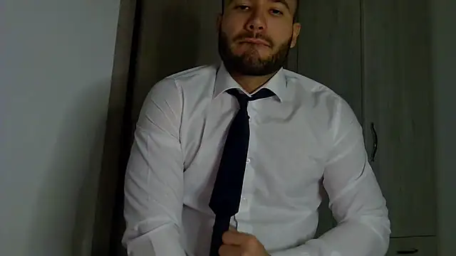 Justynn1 online show from October 2025 09:57:02 PM