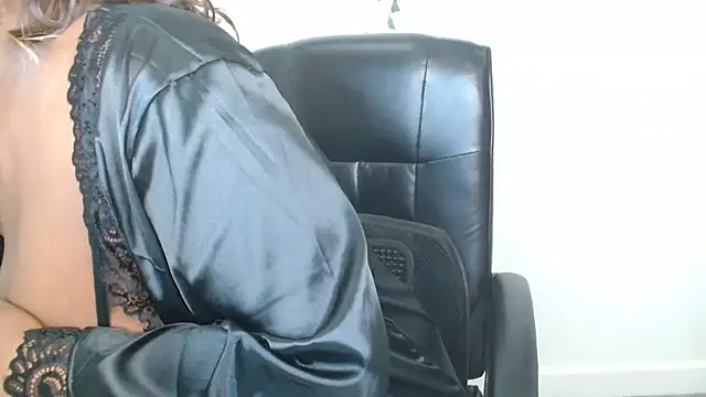 Snapshot of Black_Monster_Tits chatting on November 2025 09:25:02 PM Black Monster Tits online show from November 2025 09:25:02 PM