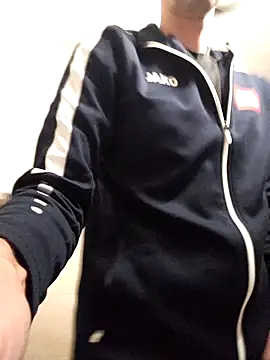 Snapshot of Geiler-boy313 chatting on December 2024 03:46:01 PM Geiler-boy313 online show from December 2024 03:46:01 PM