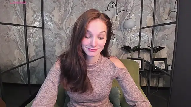 Snapshot of MirandaGlow chatting on February 2025 05:46:01 AM MirandaGlow online show from February 2025 05:46:01 AM