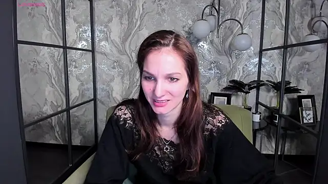 Snapshot of MirandaGlow chatting on February 2025 05:45:02 AM MirandaGlow online show from February 2025 05:45:02 AM