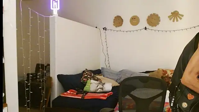 mycock2474u online show from February 2025 01:32:01 AM