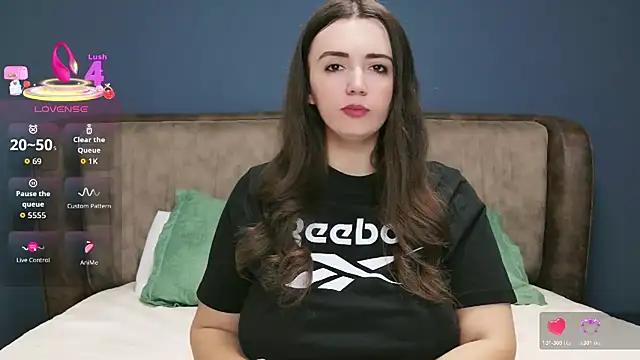 Snapshot of IamMolly chatting on October 2025 09:19:02 PM IamMolly online show from October 2025 09:19:02 PM