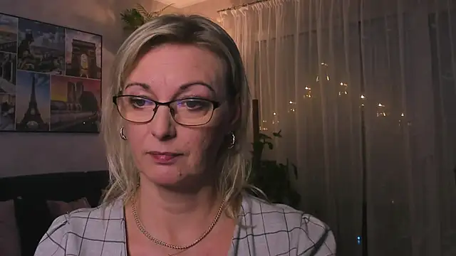 vanessa chat online show from December 2024 05:55:02 PM