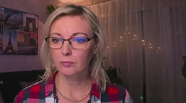 vanessa chat online show from December 2024 06:28:01 PM