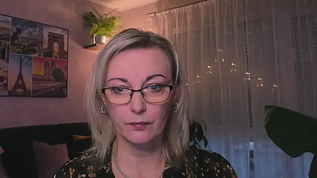 vanessa chat online show from December 2024 02:22:01 PM