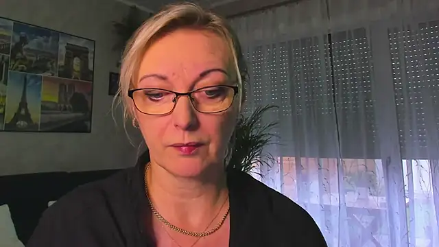 vanessa chat online show from October 2025 06:21:01 AM