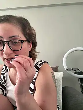 bisexyelizz online show from March 2025 07:09:02 AM